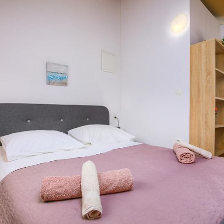 Prima Insula Glamping Hotel Brusici Exterior photo