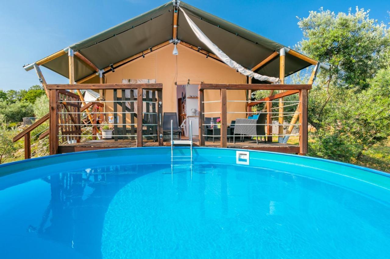 Prima Insula Glamping Hotel Brusici Exterior photo